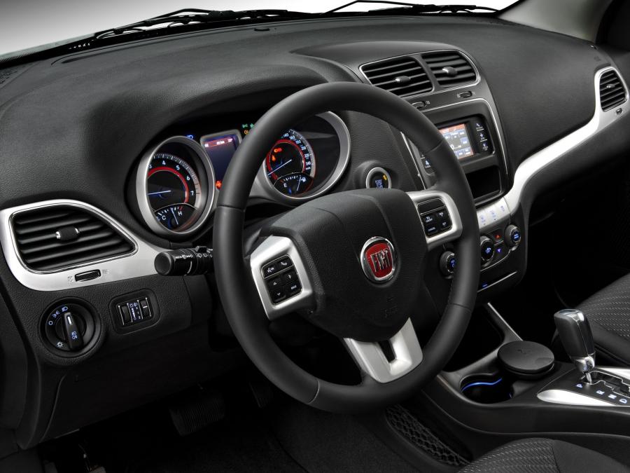  Fiat Freemont 2011 года  (BR) (фото 13 из 16)